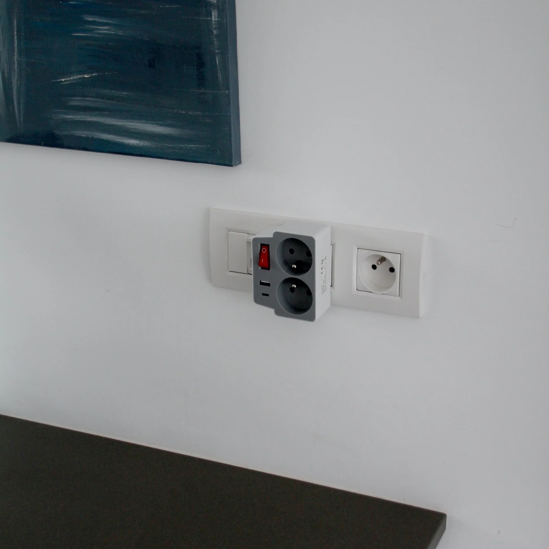 Biplite Domino 2X16A + 1xUSB-A + 1xUSB-C with grey/white switch - Image 3