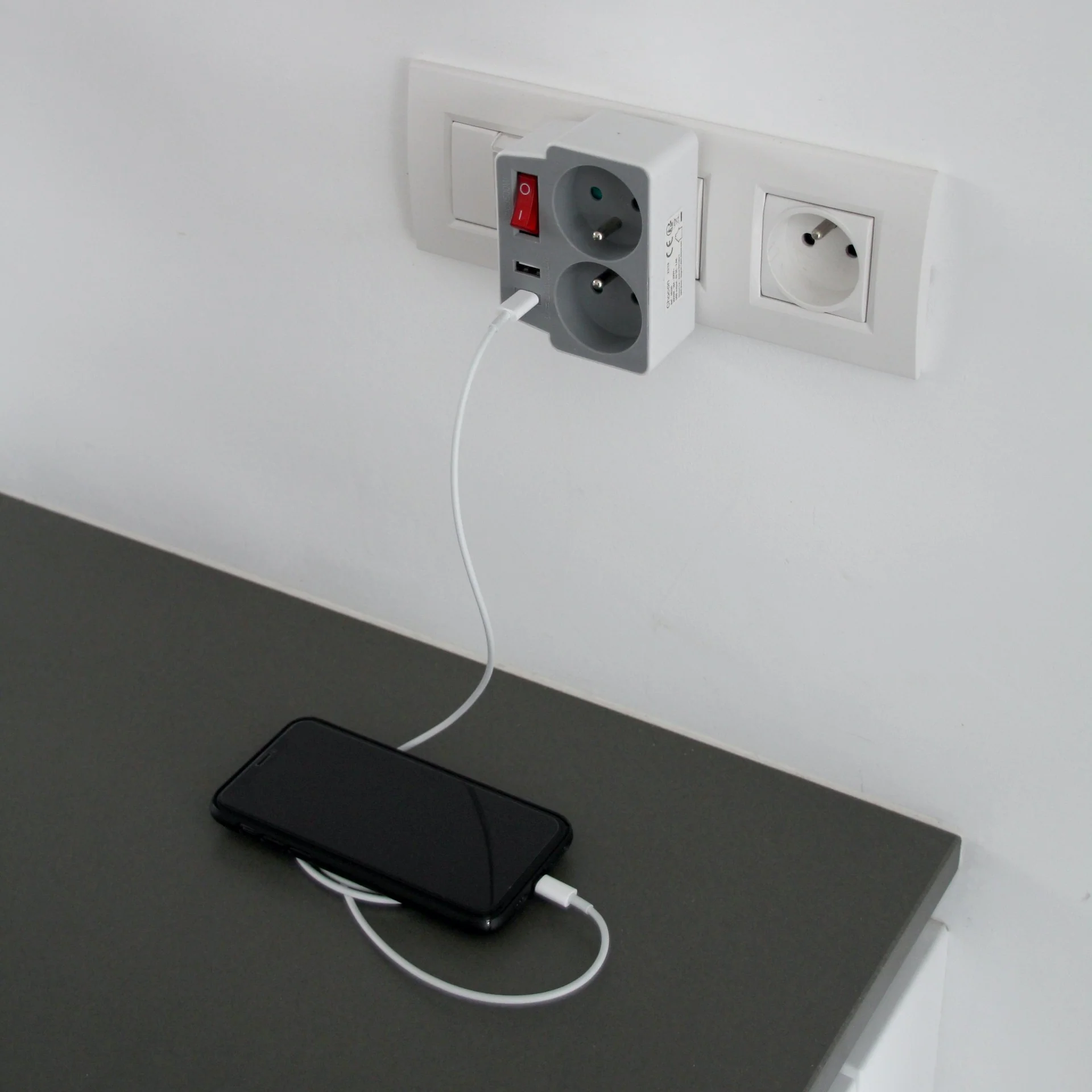 Biplite Domino 2X16A + 1xUSB-A + 1xUSB-C with grey/white switch - Image 4