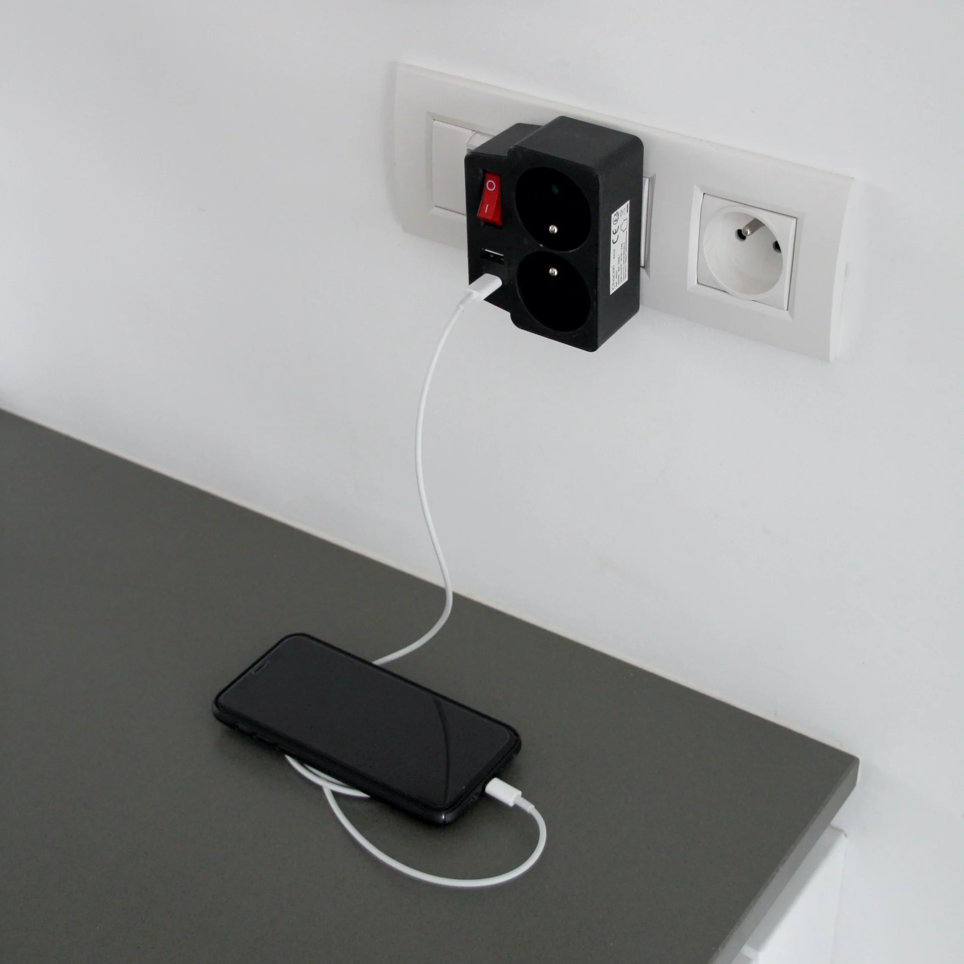 Biplite Domino 2X16A + 1xUSB-A + 1xUSB-C with switch Black - Image 4